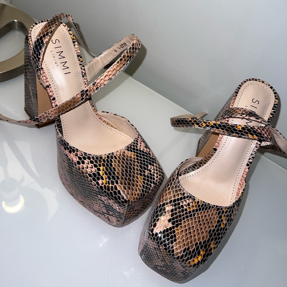 Snakeskin Platform Heels - Picture 7 of 16